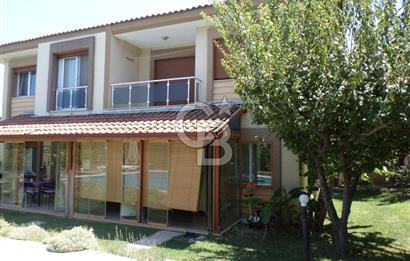 Urla Çeşmealtı'nda Havuzlu Site İçinde 3+1 Kiralık Villa