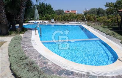Urla Çeşmealtı'nda Havuzlu Site İçinde 3+1 Kiralık Villa