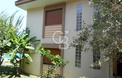 Urla Çeşmealtı'nda Havuzlu Site İçinde 3+1 Kiralık Villa