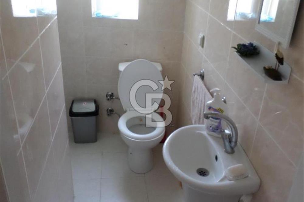 Urla Çeşmealtı'nda Havuzlu Site İçinde 3+1 Kiralık Villa