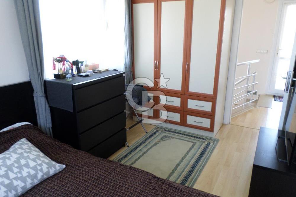 Urla Çeşmealtı'nda Havuzlu Site İçinde 3+1 Kiralık Villa