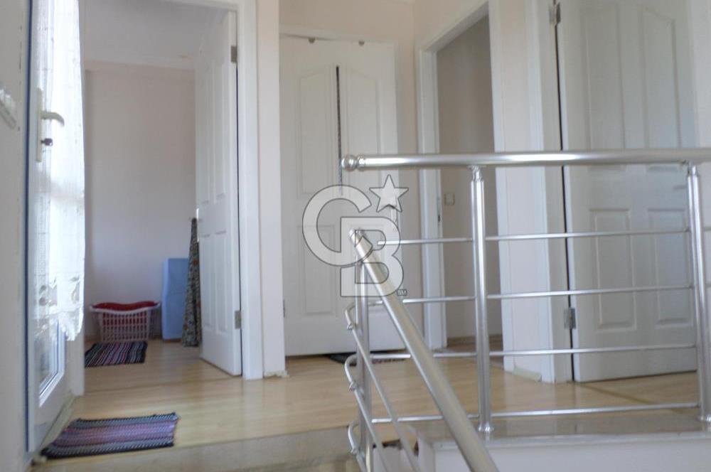 Urla Çeşmealtı'nda Havuzlu Site İçinde 3+1 Kiralık Villa