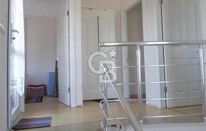 Urla Çeşmealtı'nda Havuzlu Site İçinde 3+1 Kiralık Villa