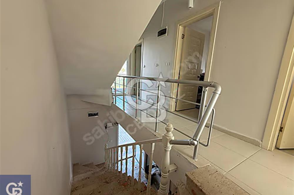 AYVALIK GÖMEÇTE DENİZE SIFIR SİTE İÇİ KIŞ BAHÇE DUBLEKS VİLLA