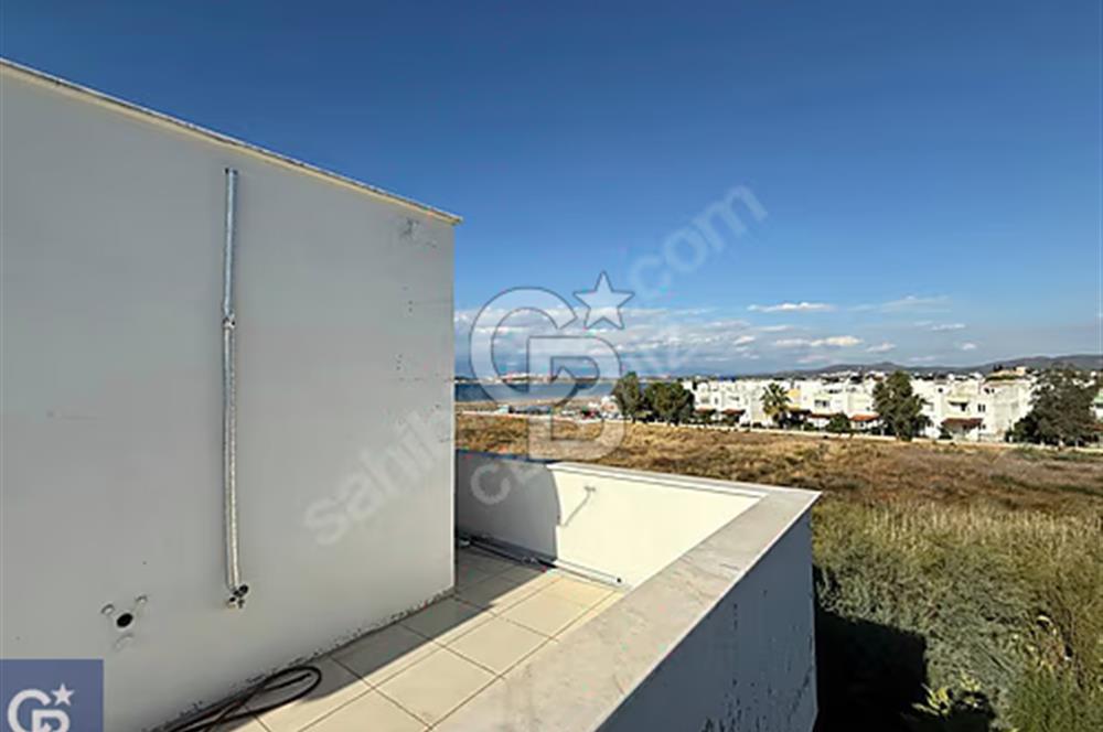 AYVALIK GÖMEÇTE DENİZE SIFIR SİTE İÇİ KIŞ BAHÇE DUBLEKS VİLLA