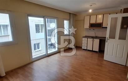 KARŞIYAKA MERKEZDE 1+1 KLASİK TEMİZ DAİRE