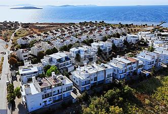 AYVALIK GÖMEÇTE DENİZE SIFIR SİTE İÇİ KIŞ BAHÇE DUBLEKS VİLLA - 1 - 327336