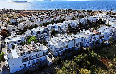 AYVALIK GÖMEÇTE DENİZE SIFIR SİTE İÇİ KIŞ BAHÇE DUBLEKS VİLLA