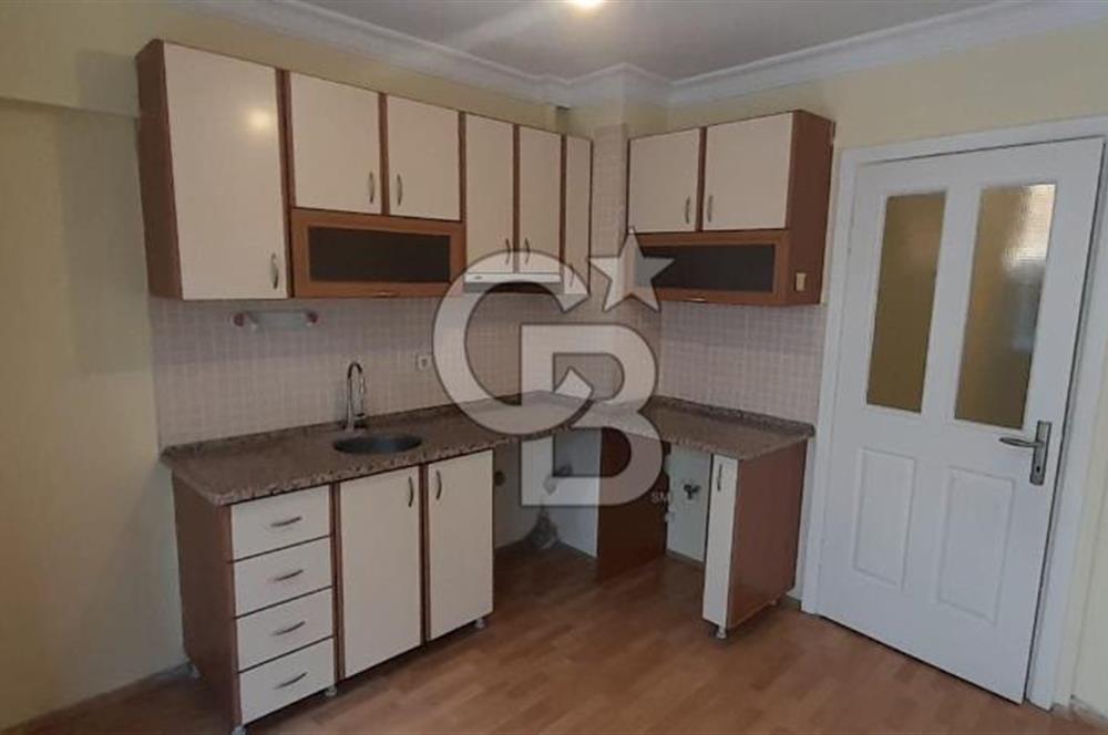 KARŞIYAKA MERKEZDE 1+1 KLASİK TEMİZ DAİRE