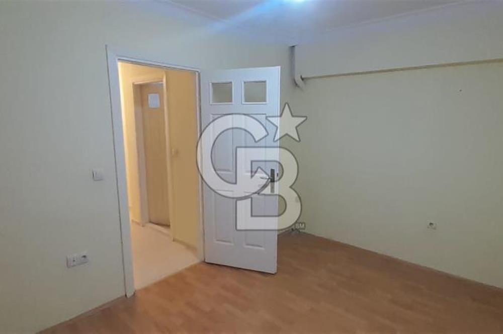 KARŞIYAKA MERKEZDE 1+1 KLASİK TEMİZ DAİRE