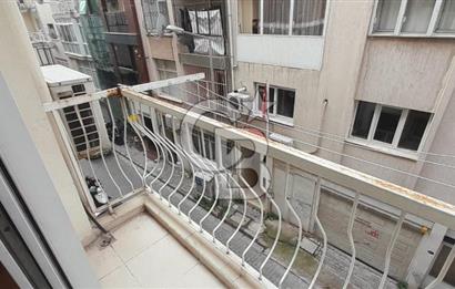 KARŞIYAKA MERKEZDE 1+1 KLASİK TEMİZ DAİRE