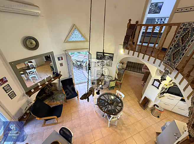Ayvalığın İçinde Özel Tasarım Villa