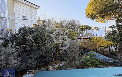 Ayvalığın İçinde Özel Tasarım Villa