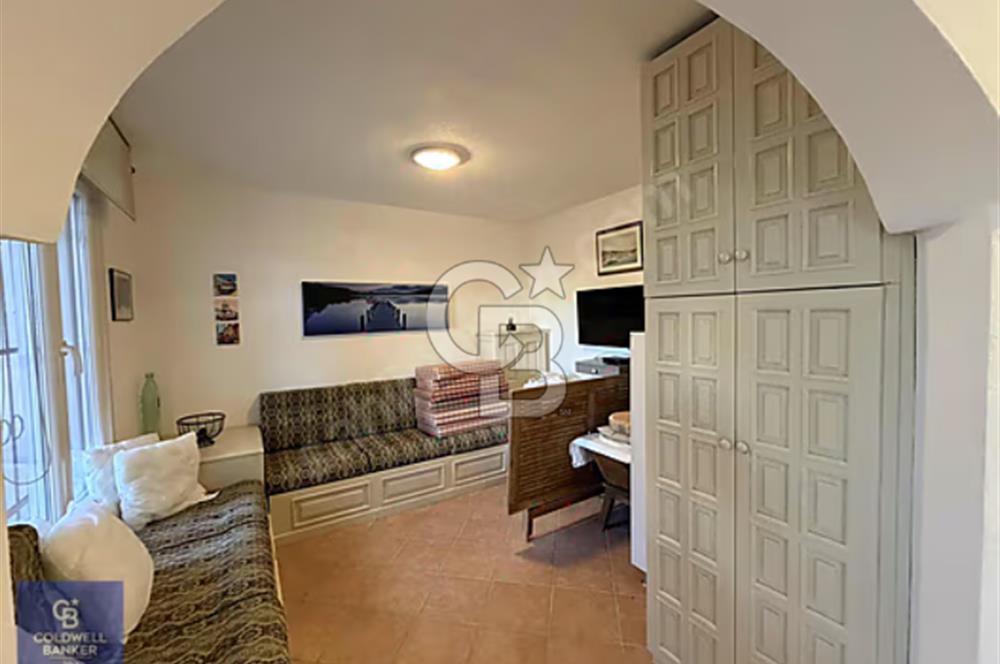 Ayvalığın İçinde Özel Tasarım Villa