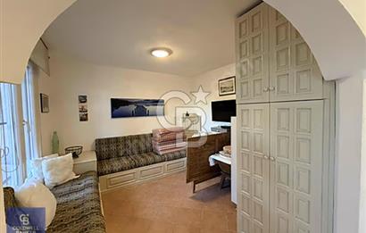 Ayvalığın İçinde Özel Tasarım Villa