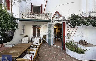 Ayvalığın İçinde Özel Tasarım Villa