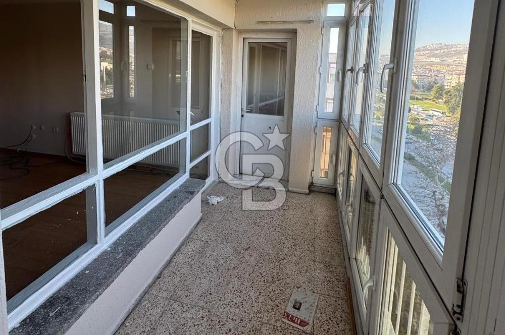  Bornova Taşkent Sitesi'nde Cadde Üzeri 3+1 Kiralık Daire