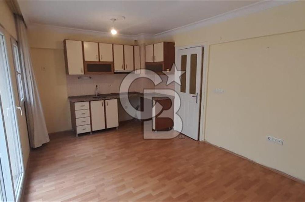 KARŞIYAKA MERKEZDE 1+1 KLASİK TEMİZ DAİRE