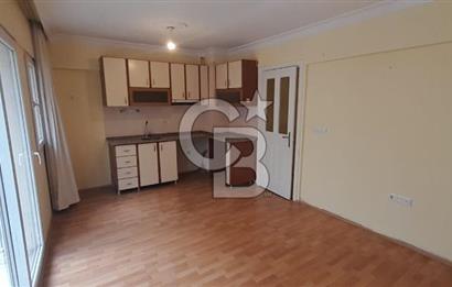 KARŞIYAKA MERKEZDE 1+1 KLASİK TEMİZ DAİRE