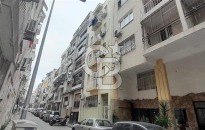 KARŞIYAKA MERKEZDE 1+1 KLASİK TEMİZ DAİRE