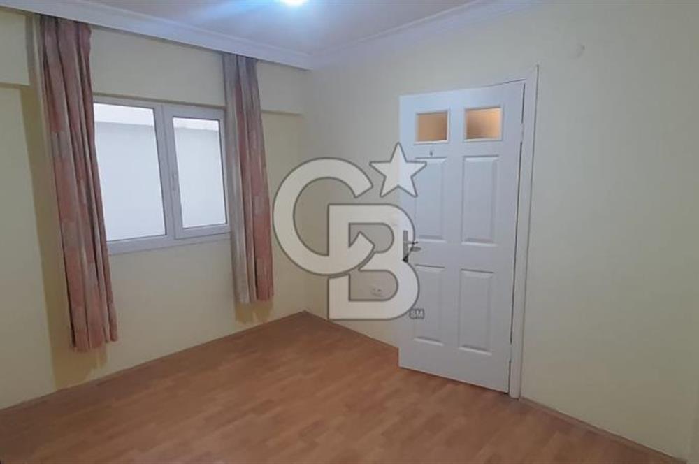 KARŞIYAKA MERKEZDE 1+1 KLASİK TEMİZ DAİRE