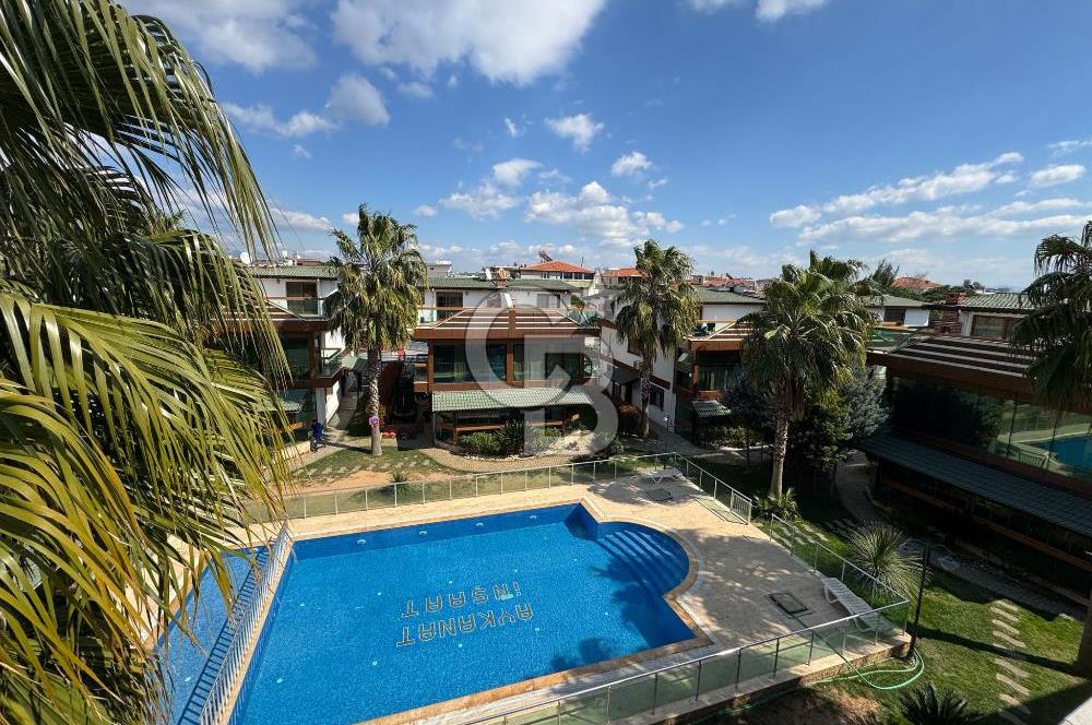 Mendereste Kış Bahçeli Modern Mimarili Havuzlu Triplex Villa