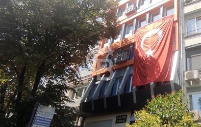 BAHARİYE CADDESİ’NDE GENÇ BİNADA TABELA DEĞERİ YÜKSEK OFİS