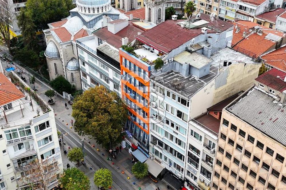 BAHARİYE CADDESİ’NDE GENÇ BİNADA TABELA DEĞERİ YÜKSEK OFİS