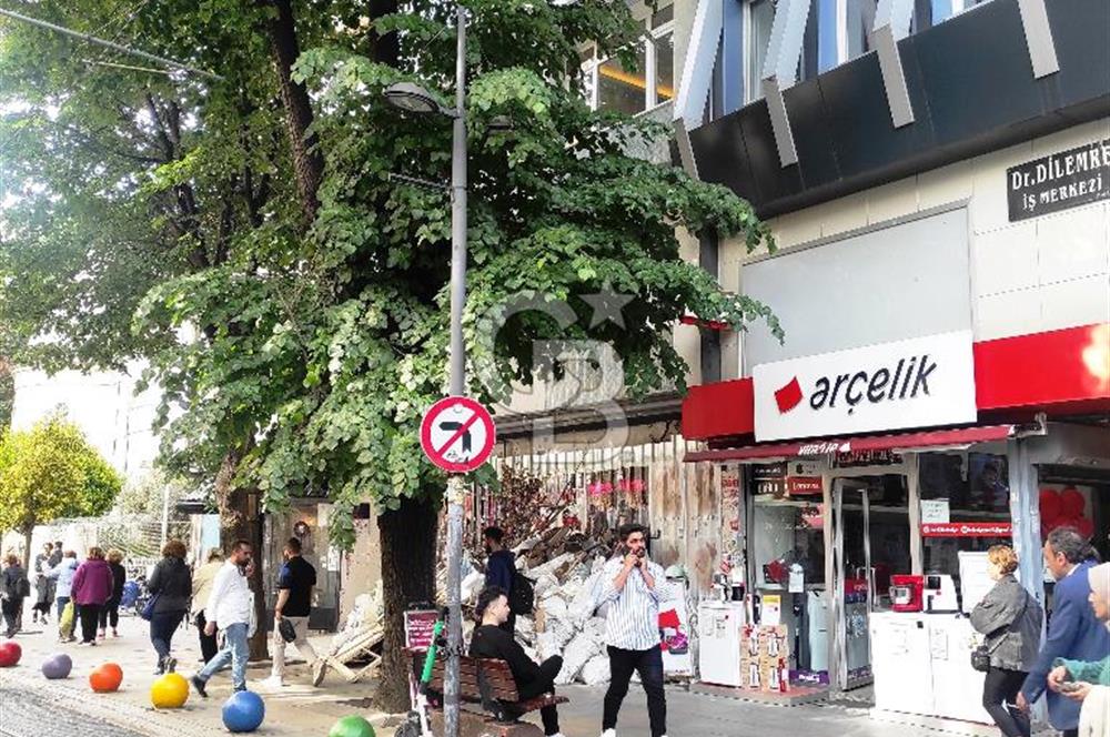 BAHARİYE CADDESİ’NDE GENÇ BİNADA TABELA DEĞERİ YÜKSEK OFİS