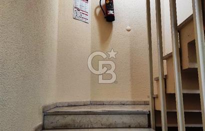 BAHARİYE CADDESİ’NDE GENÇ BİNADA TABELA DEĞERİ YÜKSEK OFİS