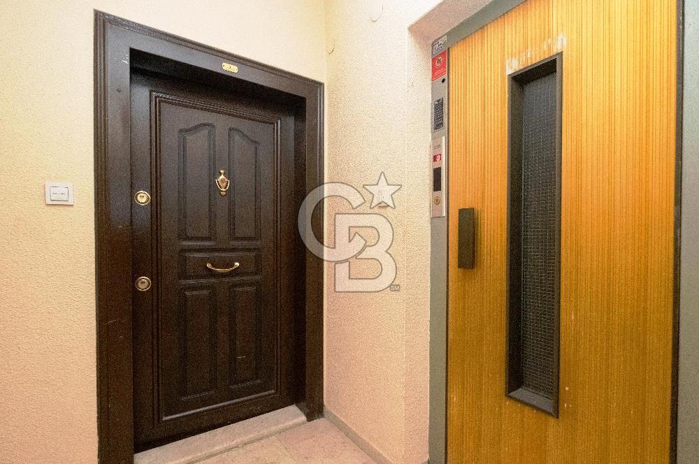 BAHARİYE CADDESİ’NDE GENÇ BİNADA TABELA DEĞERİ YÜKSEK OFİS