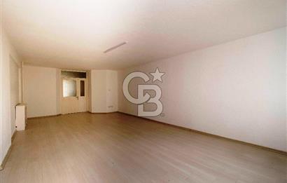 BAHARİYE CADDESİ’NDE GENÇ BİNADA TABELA DEĞERİ YÜKSEK OFİS