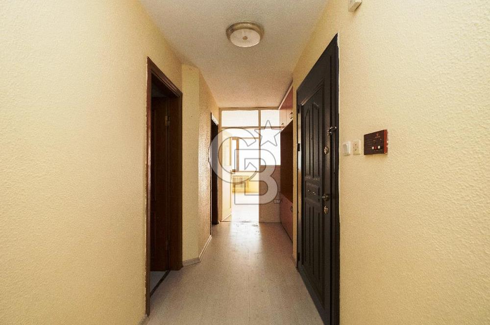 BAHARİYE CADDESİ’NDE GENÇ BİNADA TABELA DEĞERİ YÜKSEK OFİS