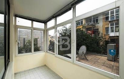 BAHARİYE CADDESİ’NDE GENÇ BİNADA TABELA DEĞERİ YÜKSEK OFİS