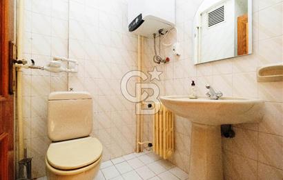 BAHARİYE CADDESİ’NDE GENÇ BİNADA TABELA DEĞERİ YÜKSEK OFİS