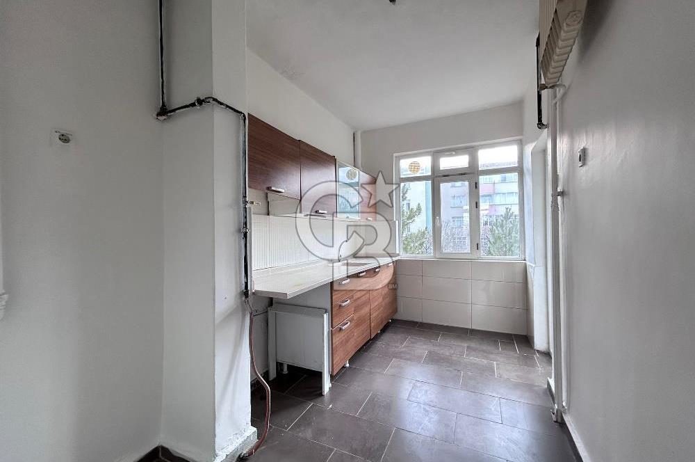 ÇANKAYA ÜMİTKÖY SİTESİNDE 3.KATTA YAPILI KİRALIK 3+1 DAİRE