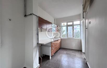 ÇANKAYA ÜMİTKÖY SİTESİNDE 3.KATTA YAPILI KİRALIK 3+1 DAİRE