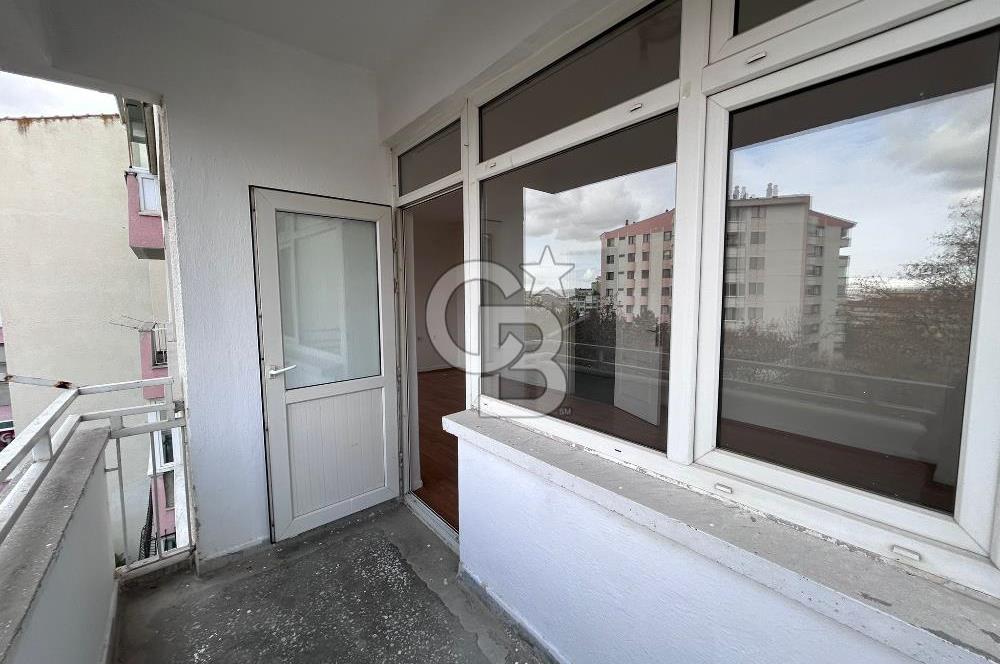 ÇANKAYA ÜMİTKÖY SİTESİNDE 3.KATTA YAPILI KİRALIK 3+1 DAİRE