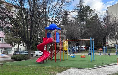 ÇANKAYA ÜMİTKÖY SİTESİNDE 3.KATTA YAPILI KİRALIK 3+1 DAİRE