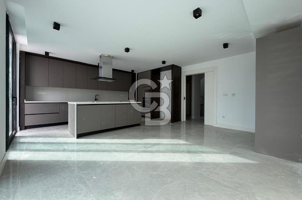 ÇANKAYA BEYTEPE MAH. SİTE İÇİNDE TRİPLEKS 329M² 5,5+1 LÜKS VİLLA