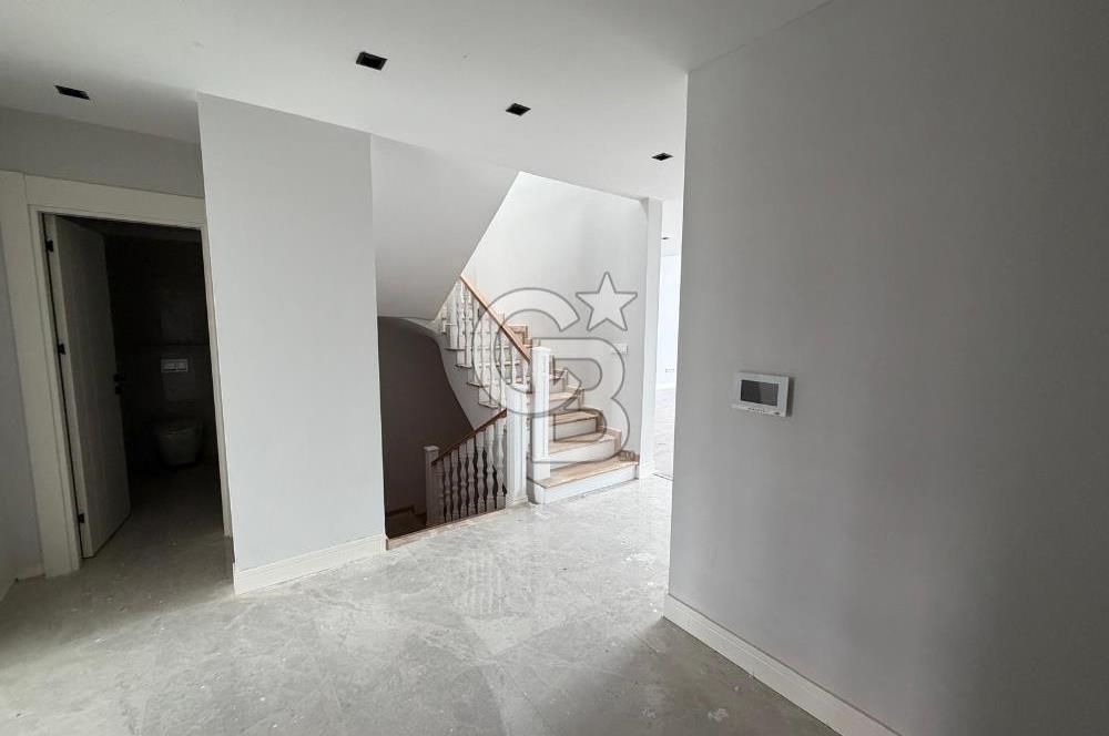 ÇANKAYA BEYTEPE MAH. SİTE İÇİNDE TRİPLEKS 329M² 5,5+1 LÜKS VİLLA