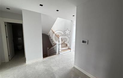 ÇANKAYA BEYTEPE MAH. SİTE İÇİNDE TRİPLEKS 329M² 5,5+1 LÜKS VİLLA