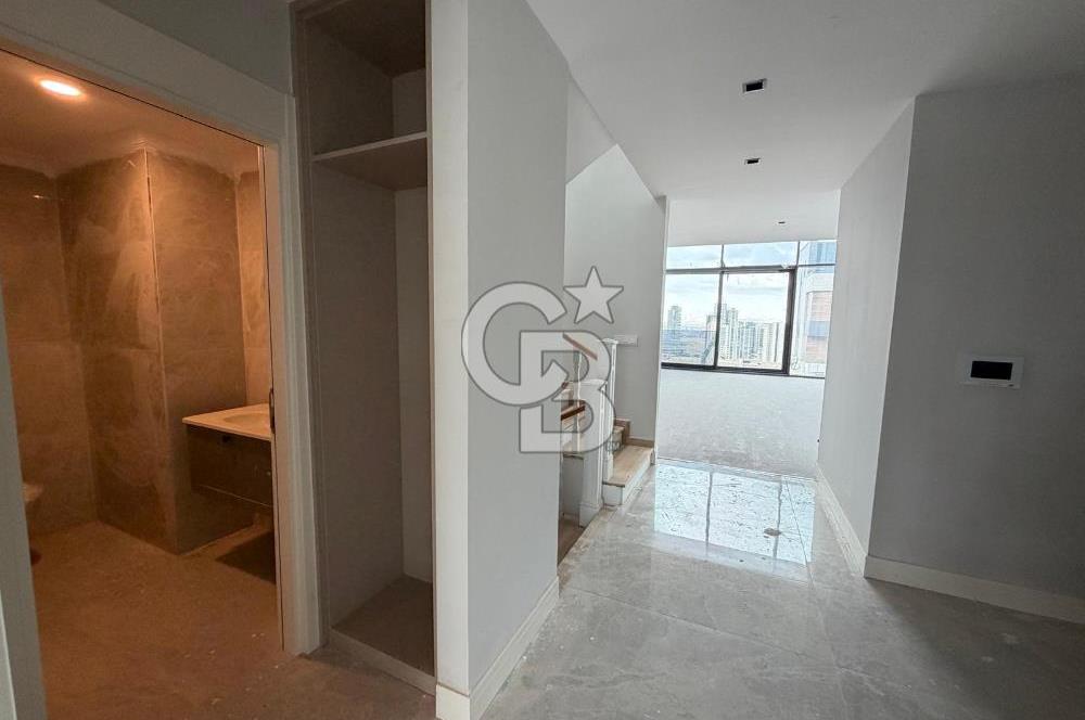 ÇANKAYA BEYTEPE MAH. SİTE İÇİNDE TRİPLEKS 329M² 5,5+1 LÜKS VİLLA