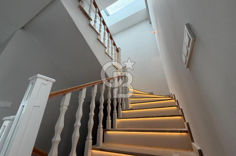 ÇANKAYA BEYTEPE MAH. SİTE İÇİNDE TRİPLEKS 329M² 5,5+1 LÜKS VİLLA