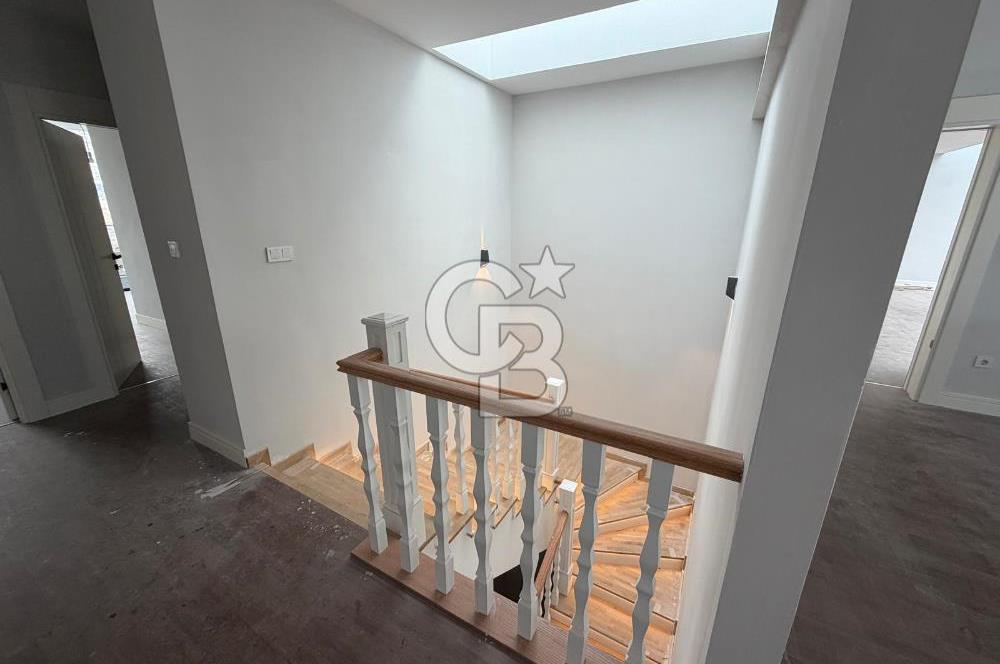 ÇANKAYA BEYTEPE MAH. SİTE İÇİNDE TRİPLEKS 329M² 5,5+1 LÜKS VİLLA