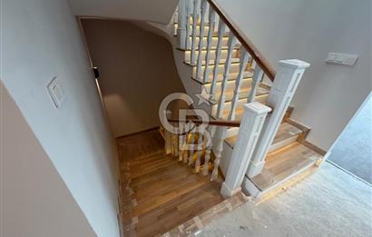 ÇANKAYA BEYTEPE MAH. SİTE İÇİNDE TRİPLEKS 329M² 5,5+1 LÜKS VİLLA