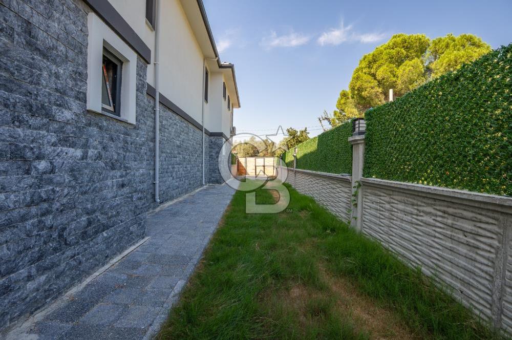 Ula Ataköy Mahallesi'nde Satılık Villa