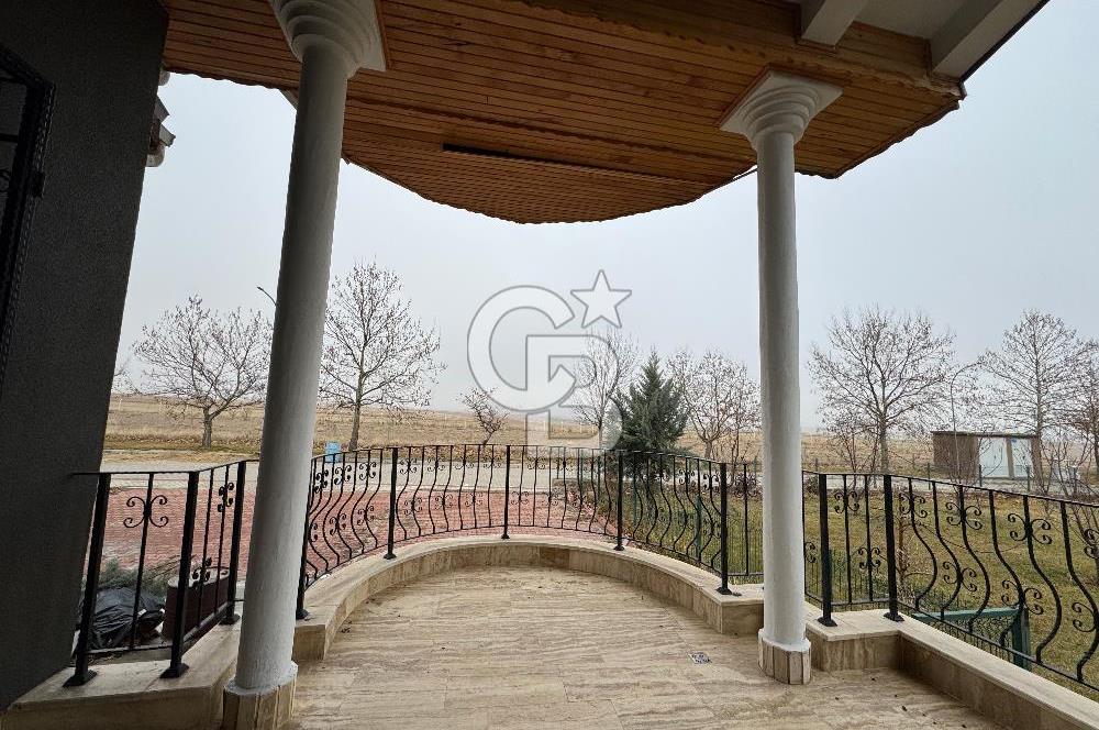 2.5 DÖNÜM ÜZERİNE YAPILI 440M2 İSKANLI DOĞALGAZLI SATILIK VİLLA