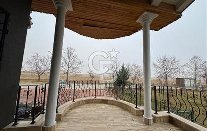 2.5 DÖNÜM ÜZERİNE YAPILI 440M2 İSKANLI DOĞALGAZLI SATILIK VİLLA