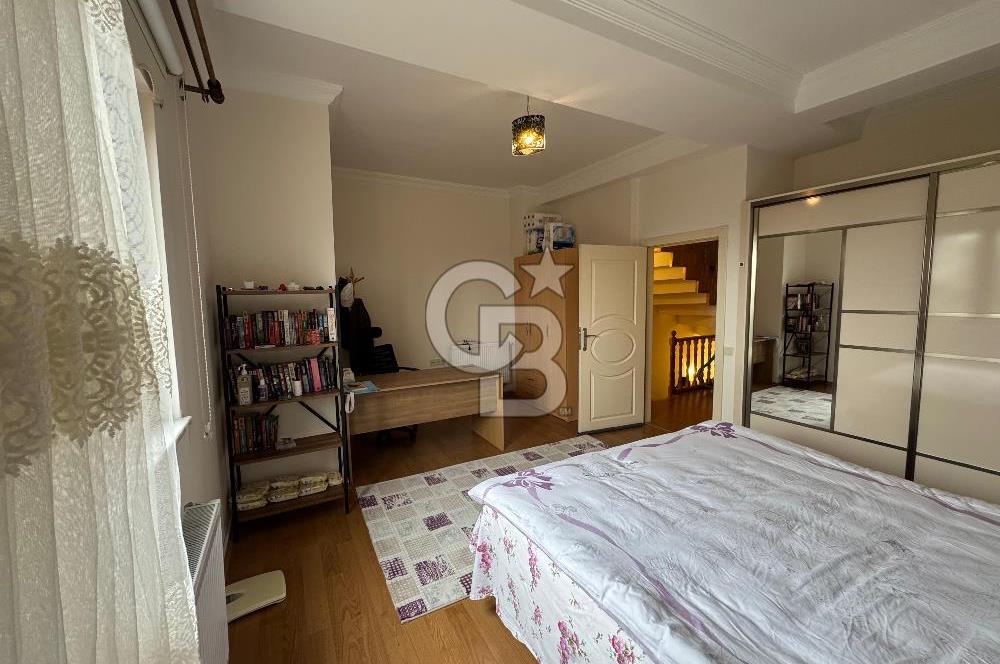 2.5 DÖNÜM ÜZERİNE YAPILI 440M2 İSKANLI DOĞALGAZLI SATILIK VİLLA